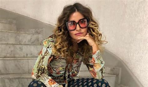 Issabela Camil Impacta Con Mini Bikini Y Un Maxi Sombrero De Palma