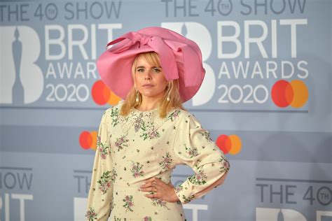 Paloma Faith Filmed A Topless Lesbian Sex Scene To Pay Her Rent