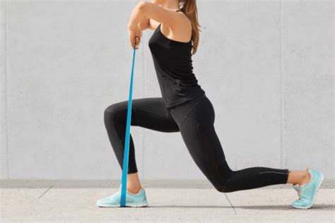 resistance band lunges benefits variations
