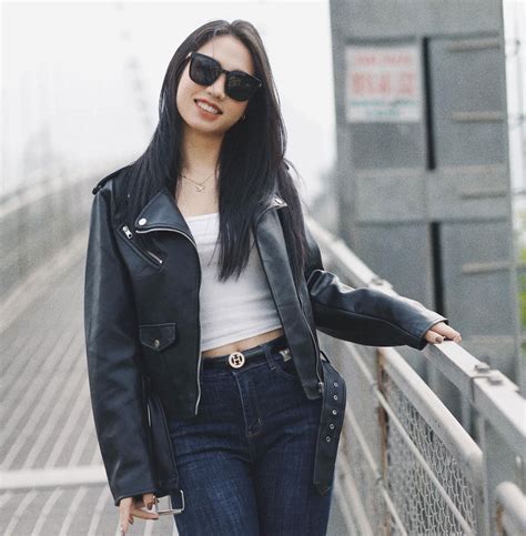 Chiêm ngưỡng vẻ đẹp ma mị của hot girl ĐT nữ Việt Nam