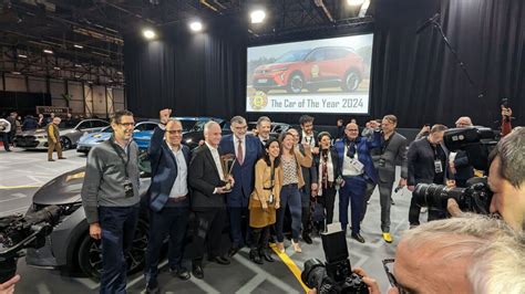 Renault Scénic e-tech crowned Car of the Year 2024 as electric vehicles ...