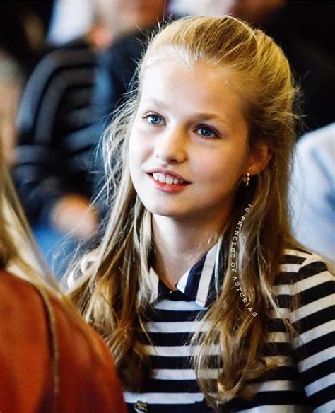 Pillan A La Princesa Leonor En Bikini