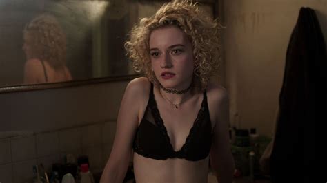 Julia Garner Nude Sexy Photos TheFappening