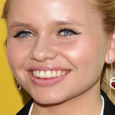 Alli Simpson Makeup Bronze Eyeshadow Nude Lipstick Steal Her Style