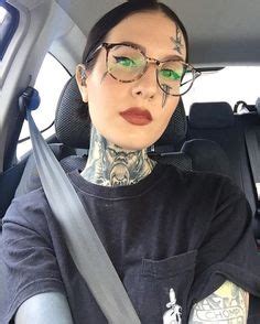 Hot Sexy Lucy Molloy Bikini Pics