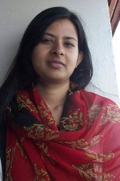 Vabi Is Looking Very Hot Deshi Girls