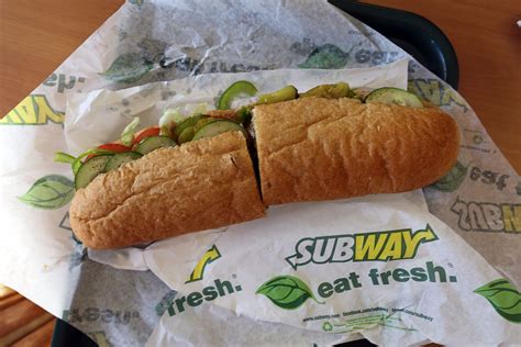 Food experts explain why subway bread smells so distinct today 7