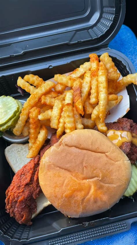 Daves Hot Chicken Pretty Food Food Obsession Interesting Food Recipes