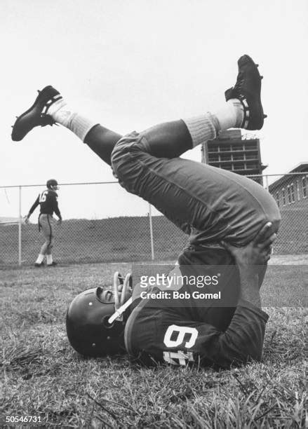 44 Bobby Mitchell Redskins Photos & High Res Pictures - Getty Images