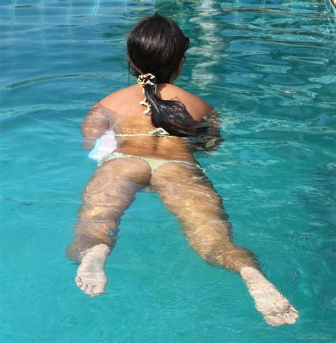 Bikini Model Bev AI Enhanced Luscious In Lemonade 0151 Topaz Sharpen