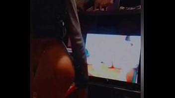 Viendo porno mientras me desnudo y me masturbo analmente muy rico Recopilación XVIDEOS