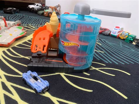 Hot Wheels Downtown Ice Cream Meltdown Hobbies Toys Toys Games On Carousell
