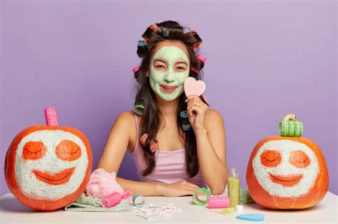 Beautiful Brunette Woman Gets Facial In 2024 Brunette Woman Beauty Hacks Beautiful