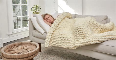 Weighted Blanket Benefits 10 / 2024