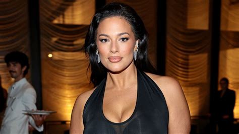 Urlaubsfotos Ashley Graham Zeigt Ihre Kurven Im Bikini