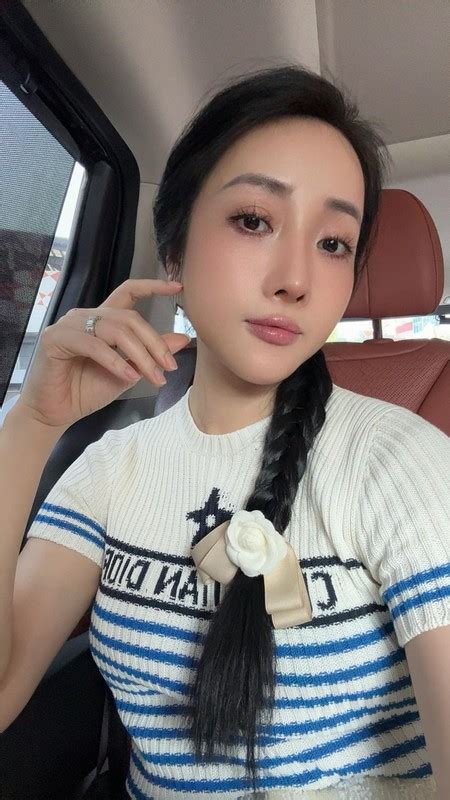 Cựu hot girl Hà thành là mẹ 7 con vẫn thần thái ngút ngàn