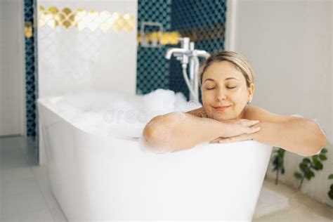 Woman Taking Hot Bubble Bath Stock Photos Free Royalty Free Stock Photos From Dreamstime