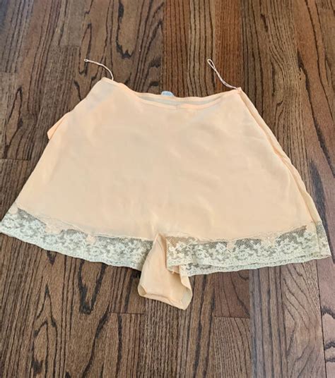 Vintage 1930s Pale Peach Silk Tap Pants 30s Lingerie Gem
