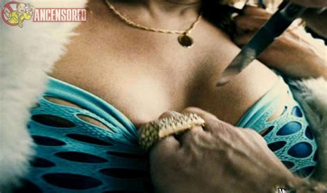 Naked Idalis DeLeon In Running Scared