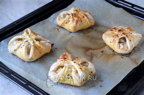 Слойки с грушей (из слоеного теста) — рецепт с фото пошагово