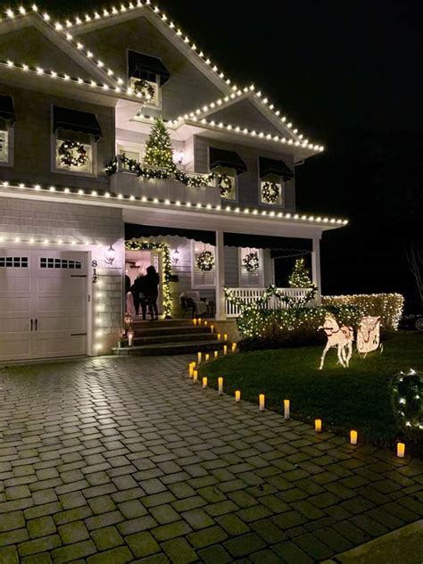 Christmas Lights For House Pillars 2021 – Best Christmas Lights 2021