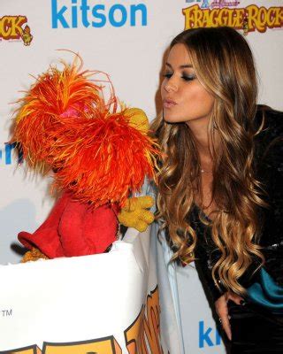 Carmen Electra Preview From Her Sex Tape And Exposing Her Nice Big Tits