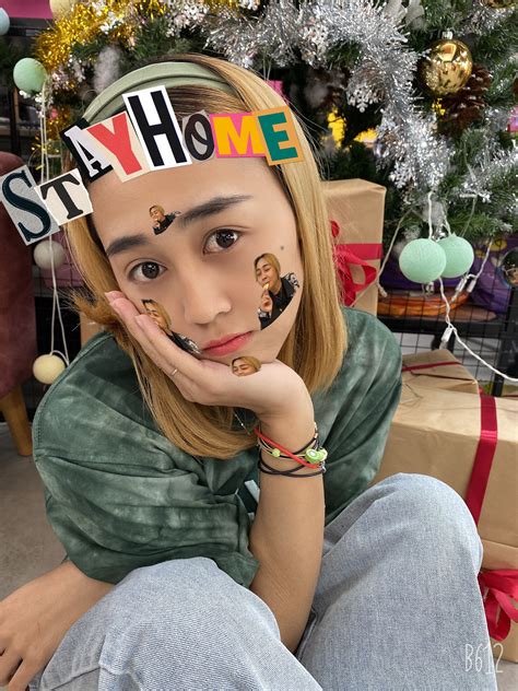 Gi I M S C H T C A Sticker Hay Nh Bay C Vy T Ba A N Y M T Gh N H Ng Lo T Hot Teen