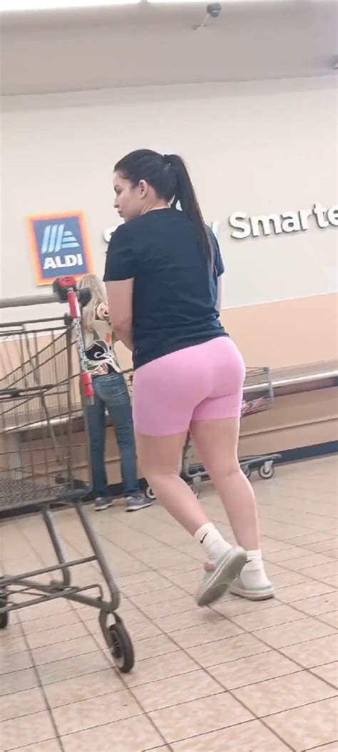 Latina Pink Shorts Laughs Gives Good Show Oc Short Shorts Volleyball Forum