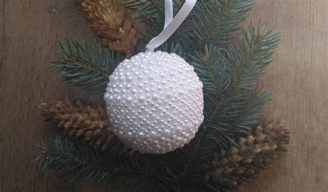 20 Pearl White Christmas Ornaments