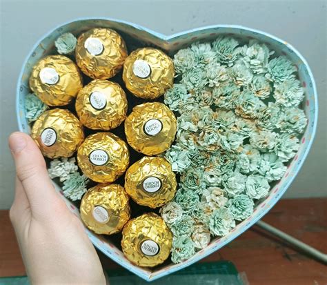 Коробка с конфетами и гипсофилами из гофрированной бумаги в интернет ...