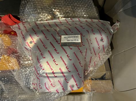 Замените теплозащитный экран выпускного коллектора — Honda Odyssey (2G ...