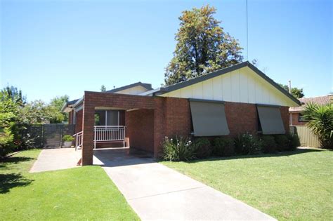 522 Margaret Pl Lavington Nsw 2641 Nigel Horne Real Estate