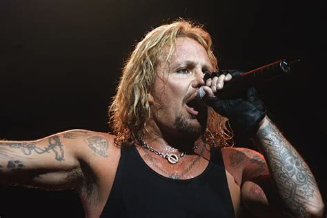 what is motley crue's net worth