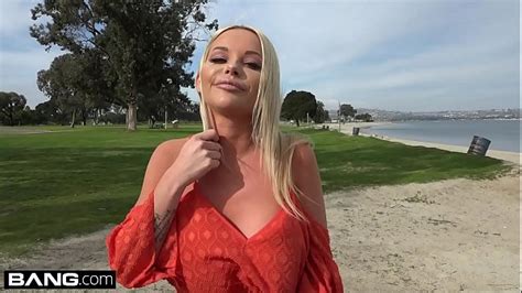 Peitos Em Publico Search Xvideos