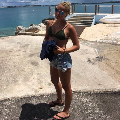 Hot Sexy Alison Wheeler Bikini Pics