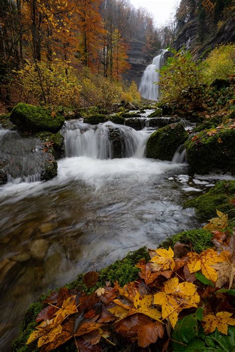 Les Cascades Du Hérisson Au Cœur De La Région Des Lacs Montagnes Du Jura