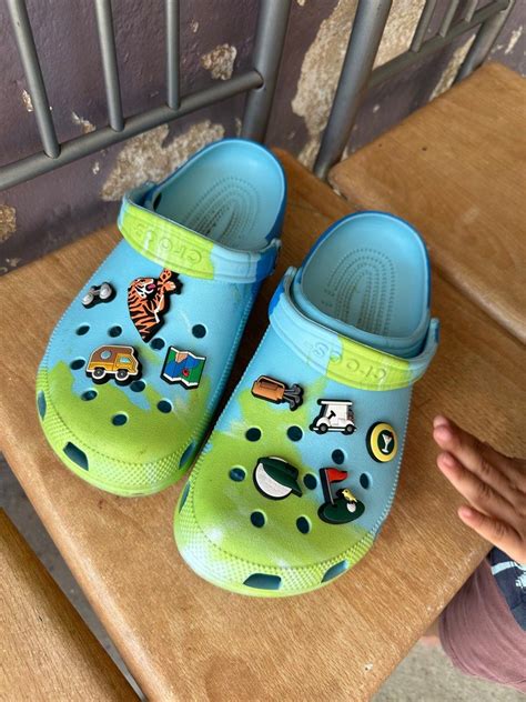 crocs original, Men's Fashion, Footwear, Casual shoes on Carousell