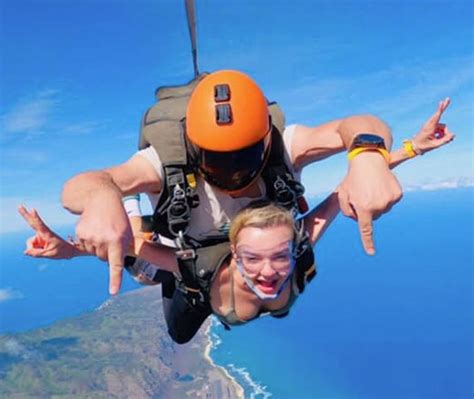 PACIFIC SKYDIVING | Tandem Skydive in Oahu, Hawaii.