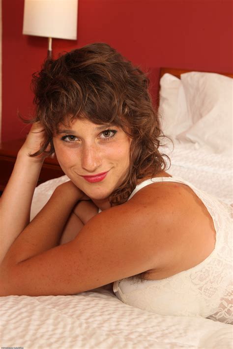 Voluptuous Amateur Beauty Sage Undresses Shows Her Hairy Crotch CoedCherry