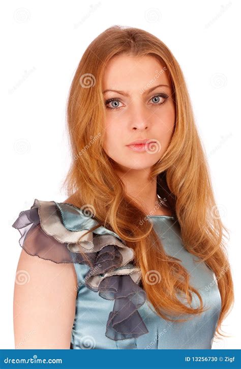Verticale De Belle Fille Aux Yeux Bleus Blonde Photo Stock Image Du Regarder Longtemps