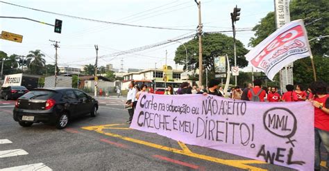 Em Protesto Estudantes E Funcion Rios Fecham Port O Da Usp Na Zona