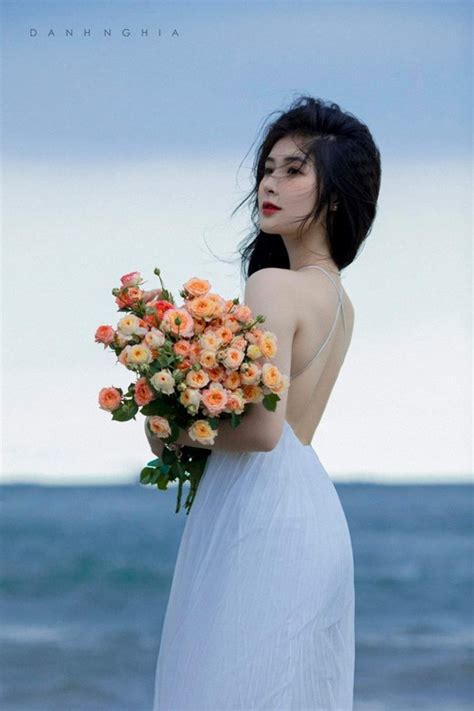 Hot girl Thanh Hóa nổi tiếng khoe vòng 1 ngày ấy giờ ra sao