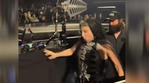 Pl Tzlich Unten Ohne Halle Berry Verliert W Hrend Ihrer Tanzeinlage Das Bikini H Schen