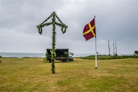 Hintergrundbilder : Regen, Turm, Flagge, Wind, Baum, Regn, Flagga ...