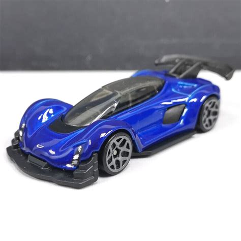 T Hunted Muitas novidades da linha básica Hot Wheels de 2024