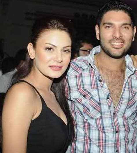 Sports Yuvraj Singh Girlfriends 2012