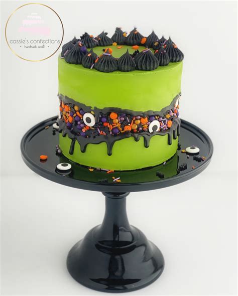 A Spooky Halloween Cake Tutorial! - Cassie's Confections