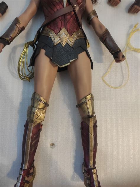 Hot Toys Wonder Woman Justice League Loose Figure Hobbies Toys Toys Games On Carousell