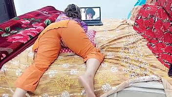 Pakistani Girl Has An Orgasm Watching Porn Movie On Computer Xnxx