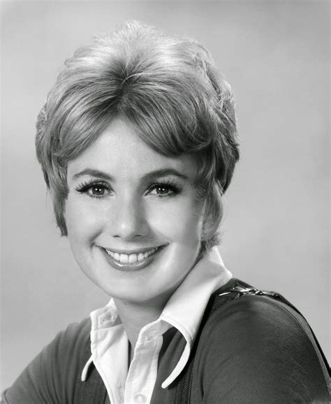 Moda: Shirley Jones, belleza y talento